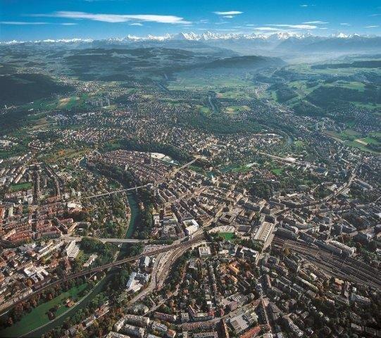 Bern-City Rundflug mit Sicht auf Alpen, Eigernordwand