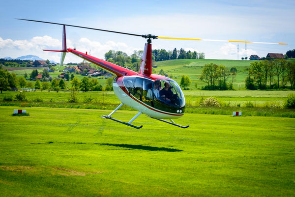 Flugplatz Beromünster Helikopter im Startflug