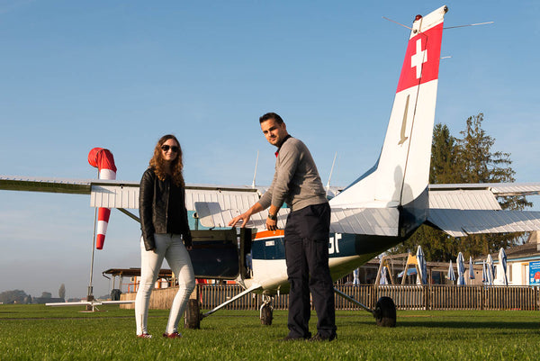 Gepäckfach Flugzeug