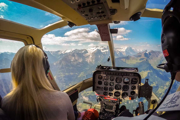 Helikopter Rundflug mit Sicht auf Alpen