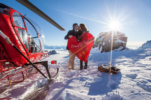 Helikopterflug mit Gletscherlandung für Heiratsantrag