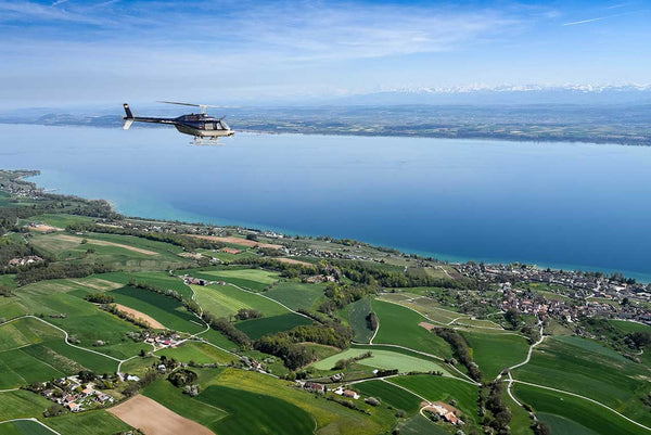 Neuenburgersee Rundflug mit Jet Ranger mit Sicht auf die Alpen