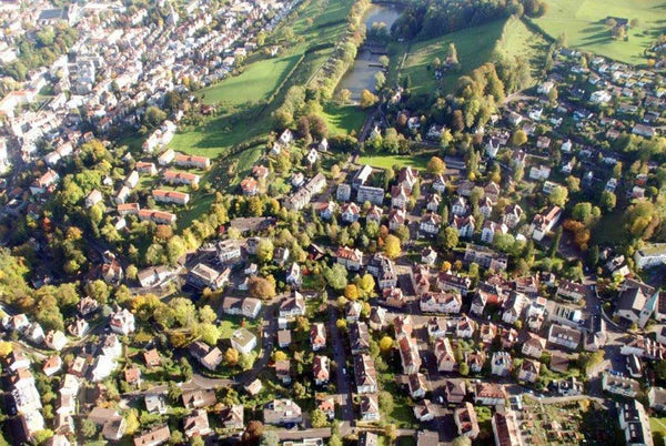 Überflug Dorf Sicht aus Helikopter