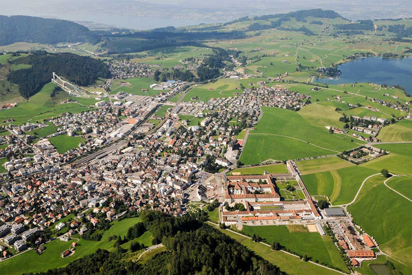 Helikopterflug über Einsiedeln 